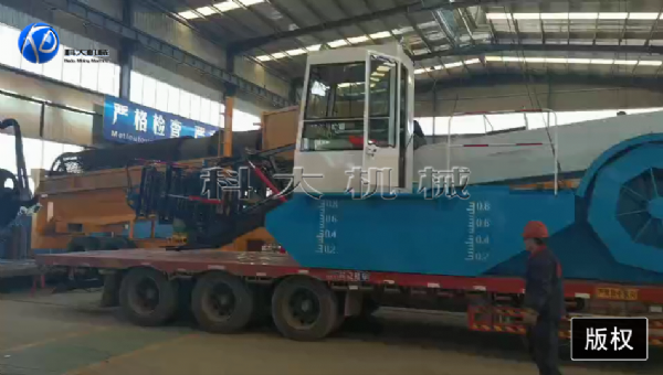  發(fā)往四川全自動(dòng)割草船